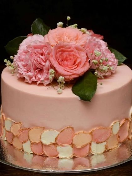 Amritha - Custom Celebration Cakes Floral & Buttercream Artistry photo 23