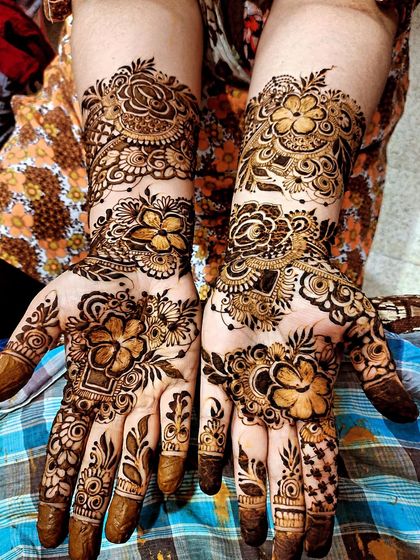 Hajira Mehendi Artist - Mehndi Artist Services Modern & Minimalist Designs photo 93