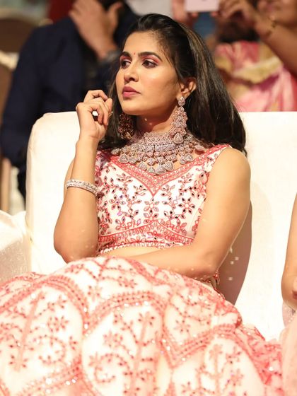 Rentingstoli - Personal Jewellery Styling Reception, Sangeet & Lehenga Styles photo 30