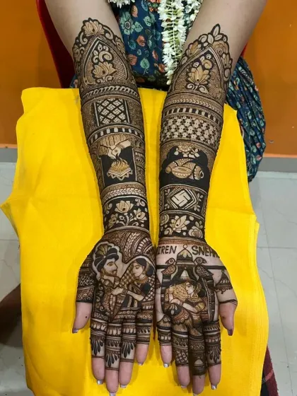 A beautiful Sindhi wedding design, featuring portraits of the couple and traditional rituals like the ghari puja. The names 'Suren' and 'Sneha' are included.