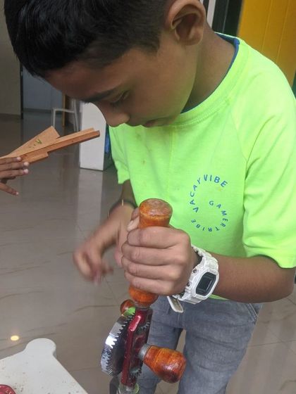 Little Wings Innovation Labs - Engineering & Maker Workshops Safety First: Learning to Use Tools photo 13