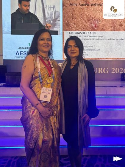 Connecting with another esteemed colleague at Aesurg 2026. The exchange of ideas with peers is one of the most enriching aspects of these conferences.