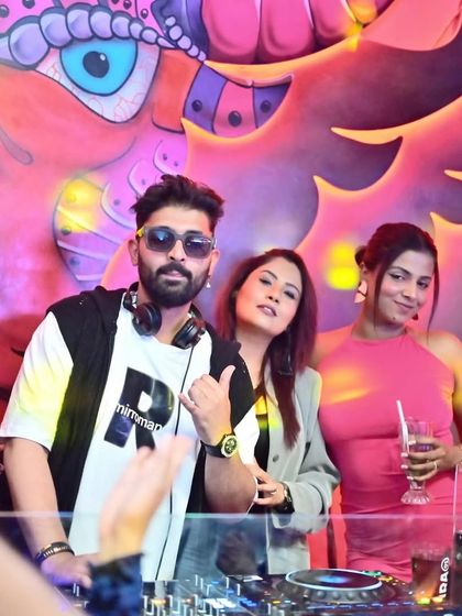 Another great shot with the ladies' night crew.