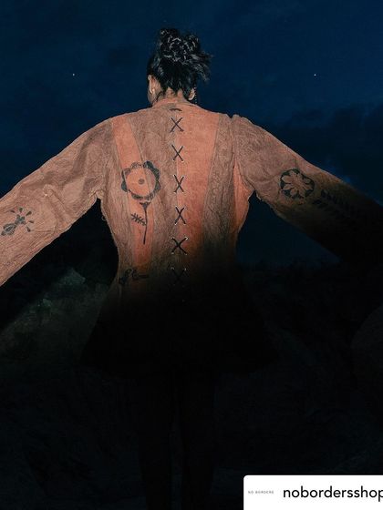 For this collaboration with No Borders, we experimented with printing on rare bark cloth. Our artisans used natural black dye to print nature-inspired motifs onto these statement jackets, bringing two ancient craft worlds together.