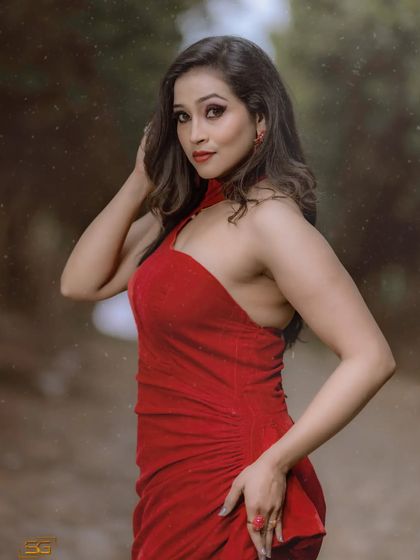 Surabhi Designer Collections - Occasion Wear Rental & Custom Design Glamorous Gowns & Dresses photo 17