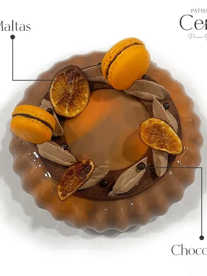 A top-down view of the Valencian Sunshine, labeling the key components of Malta oranges and chocolate.