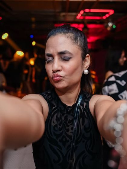 Another fun selfie moment from the crowd. The energy at Gawky Goose is always infectious.