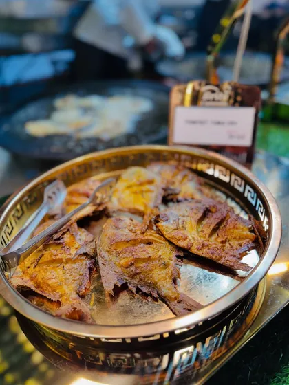 A platter of perfectly fried Pomfret, another popular choice from my live seafood tawa station.