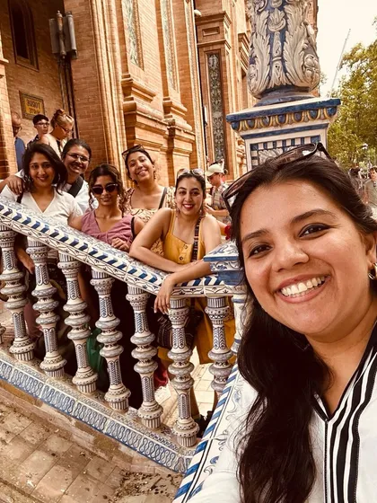 Here we are, my beautiful familia of SCFA Flamencas, soaking in the sights of Sevilla. We travel as a close-knit group, supporting each other on this flamenco pilgrimage. This is your chance to explore my second home with a guide who knows the city and its artists personally.