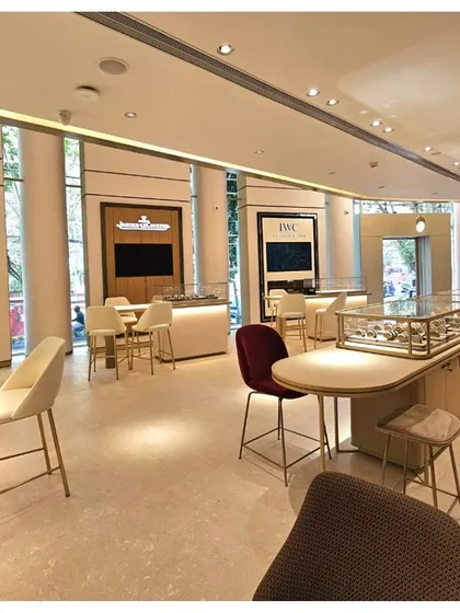 The TimeVallée multi-brand boutique in Mumbai offers a bright and open environment for discovering the world's foremost watch brands. The spacious layout and light color palette create a modern, luxurious atmosphere that feels both innovative and timeless.