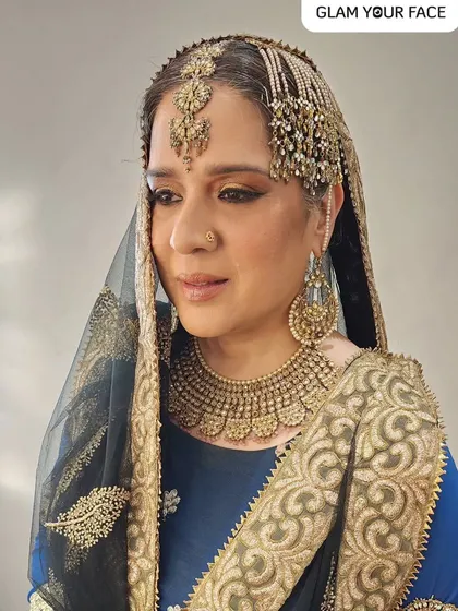 It was an honor to do the makeup and styling for the renowned classical dancer, Manjari Chaturvedi. This look was designed to be elegant and timeless, enhancing her features for a stage performance while respecting the grace of her art form.