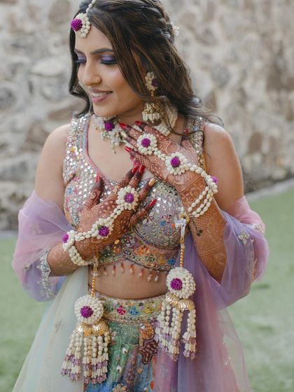 Haldi & Mehendi Brides photo 62