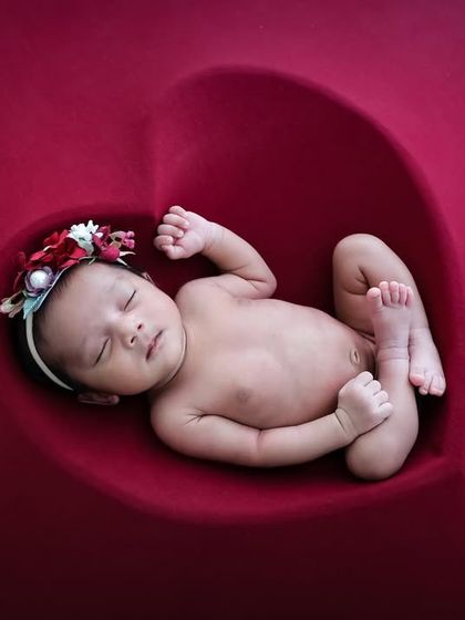WonderBump Studio - Newborn Photography Classic Poses & Swaddles photo 15