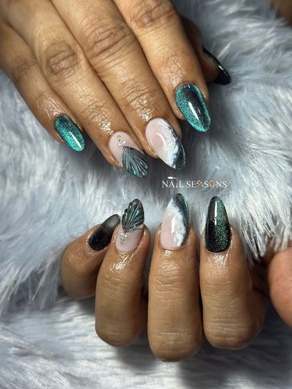 A full view of this unique and edgy mermaid-themed set.