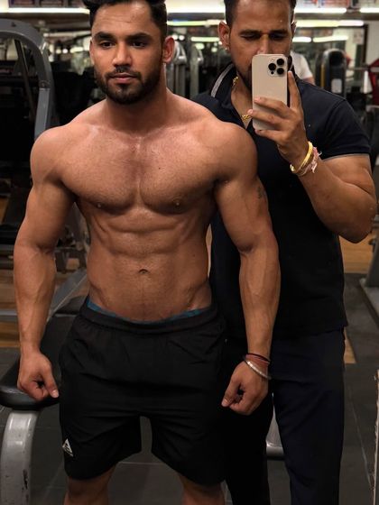 The Grind: Posing, Pushing & Perfecting photo 29