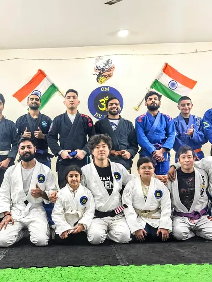 A group photo with our guest professor. These seminars are a great way to connect with the global Jiu-Jitsu community and expand our knowledge.