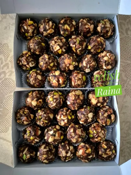 Another view of my popular Dryfruit Laddoos. There is no added sugar, jaggery, or flour in these energy balls.