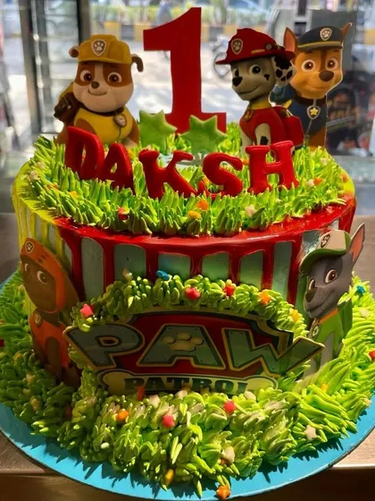 No job is too big, no pup is too small for this exciting Paw Patrol cake. Featuring the whole team of rescue pups and vibrant green buttercream grass, it's an action-packed choice for a young fan's birthday.