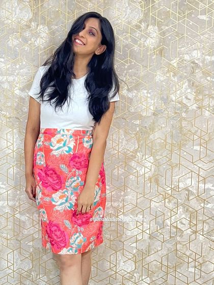 Effortlessly elegant, this digitally printed muslin skirt offers the perfect blend of comfort and luxury. The vibrant floral print is simply stunning.