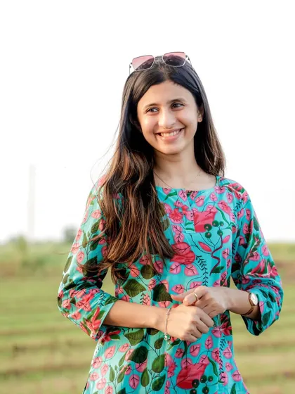 The lovely 'Kokanheartedgirl' turning heads in my vibrant printed coords. Her smile says it all.