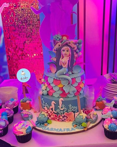 Cupcakes & Dessert Tables
