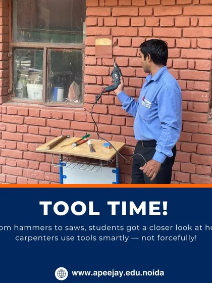 Our "Tool Time!" session gave Class 2B students a closer look at how carpenters use simple machines. They learned that tools work smartly, not forcefully, through a real-world demonstration.