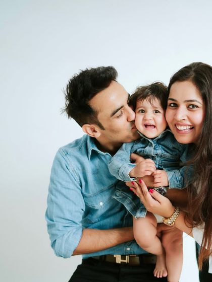 Heartwarming Family & Sibling Portraits photo 37