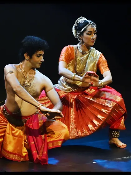 A synchronized pose from 'Converse'. Creating this piece involved a careful study of both Bharatanatyam and Kuchipudi to find moments where the two styles could meet and merge seamlessly.