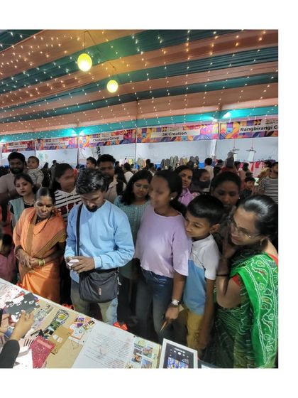 The crowd at the flea market was incredible. I was so grateful for everyone who stopped by and supported my small business.