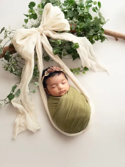 Dreamy Newborn Portraits photo 11