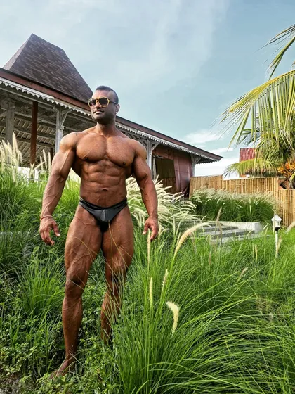 Fit at 40, with no limits. I am a 'Ziddi Khiladi', a stubborn player, and this physique is the result of that mindset and top-tier nutrition.