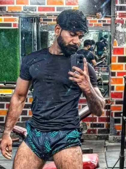 Just maintain yourself. A quick selfie showing my leg and core development.