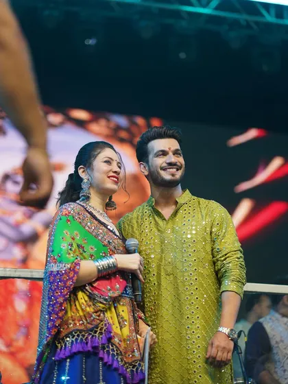 Life is made of small moments like this. Sharing the stage with actor Arjun Bijlani at Raas Rang Thane was a privilege.