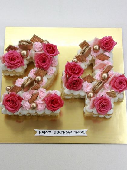 Unique Sculpted & Themed Cakes photo 43