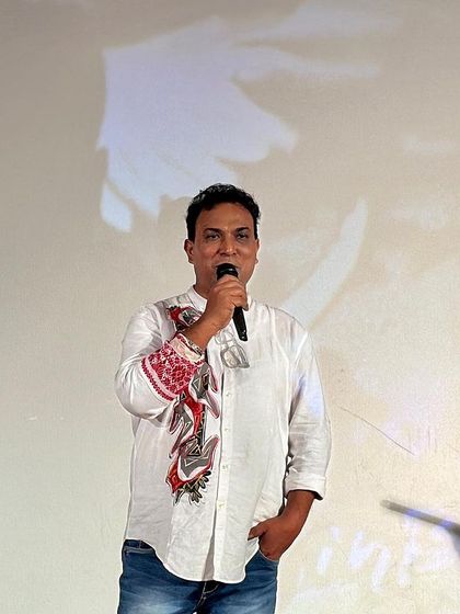 Speaking to the audience at the Aakhoraghor glorious meet in Guwahati. It is a pleasure to share my story and my passion for art.