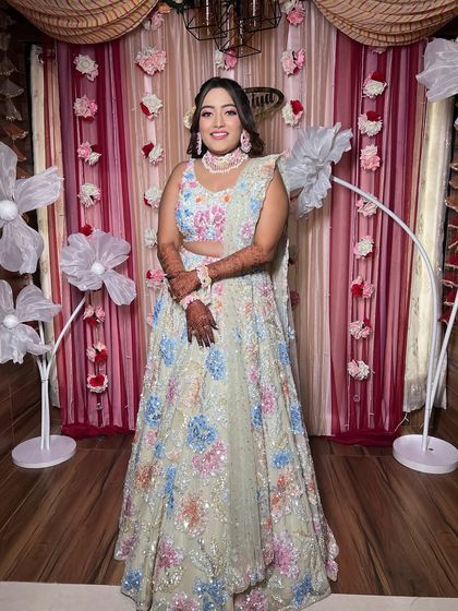 Modern Pastel & White Bridal Looks photo 69