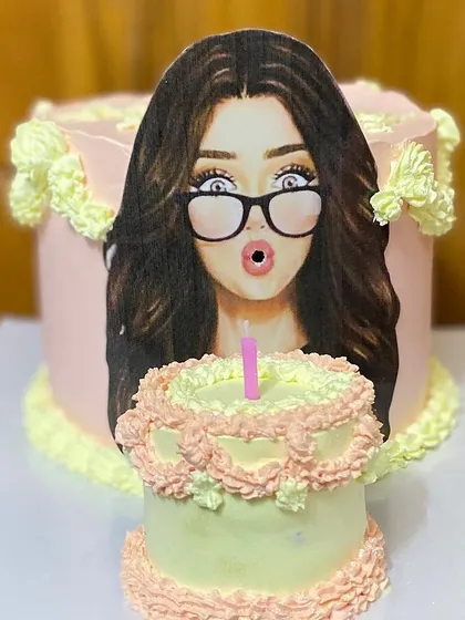 A close-up of the fun and trendy blow-out cake.