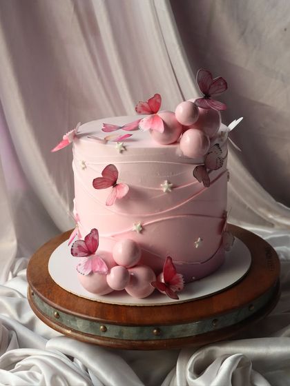 Modern & Minimalist Cakes photo 40