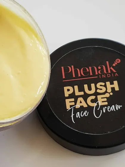 A close-up of my Plush Face Cream, shared by a happy user. The lightweight yet moisturizing texture is perfect for keeping dry skin hydrated all day, and I'm so glad you're enjoying it.