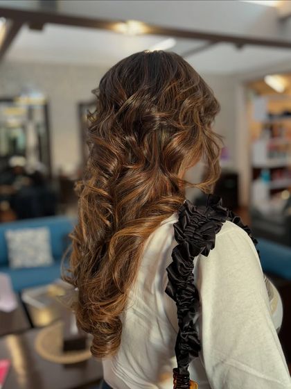Another angle of this flawless caramel balayage. Our artist Yaimi is a master at creating these soft, natural-looking color melts.