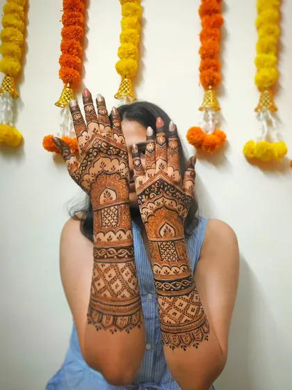 It's always fun to create designs for the bridal party. This is a full, detailed design I did for the bride's sister, coordinating with the wedding's theme while having its own unique flair.