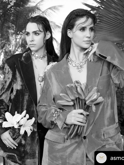 A creative shot of two models for the A S Motiwala "Poetry of Polki" campaign, creating a narrative of sisterhood and shared elegance.