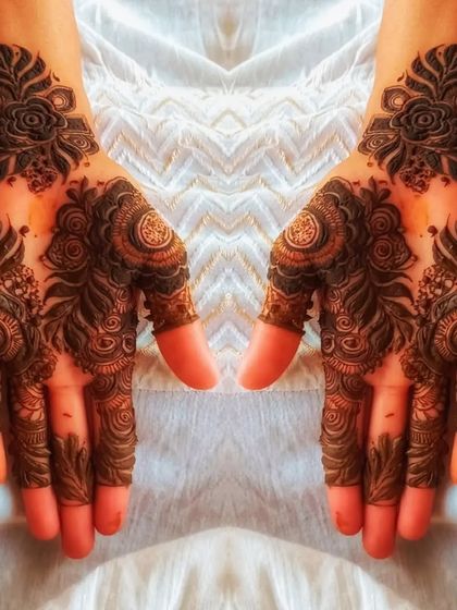 Full Coverage Bridal Henna photo 63