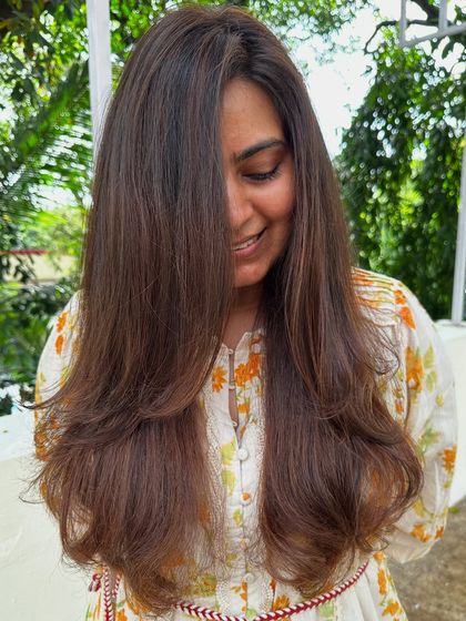 Are you even birthday ready if your hair ain’t done? This transformation involved covering significant grey regrowth and blending it into a rich, youthful brunette color with a fresh cut.