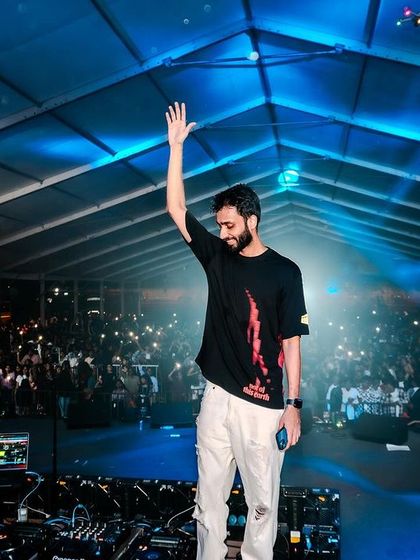 Waving goodbye to the amazing crowd at NHCE.