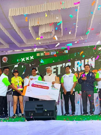 Neera Katwal - Running Coaching Coach on the Podium: Leading by Example photo 34