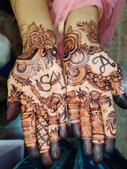 Hajira Mehendi Artist - Mehndi Artist Services Personalized Mehndi: Your Story in Henna photo 5