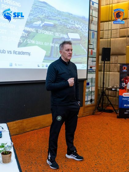 The learning started in the classroom. Heimir Hallgrímsson leads a workshop with our SFL Oranje coaches, focusing on coaching philosophy, modern training methodologies, and long term player development.