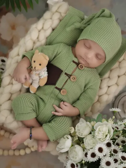 Newborn Dreams: The First Few Weeks photo 31