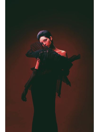 Studio Portraits & Moody Atmospheres photo 5